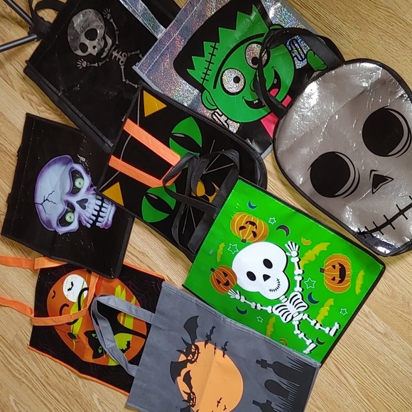 8 kids trick or treat bags - Picture 2 of 4